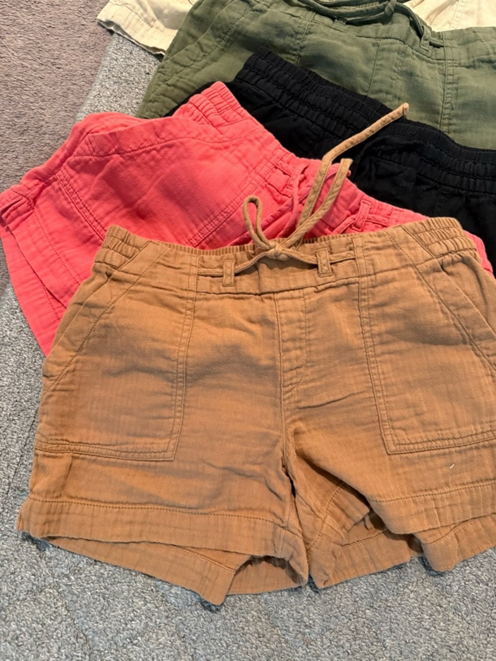 Lot of 7 Casual Drawstring Linen-Style Shorts in Multiple Colors - Picture 2 of 4